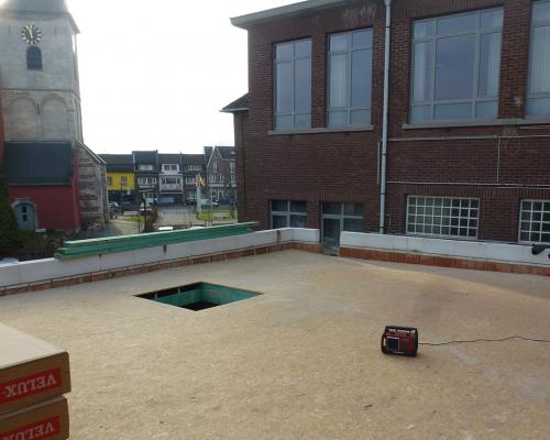 Renovatie en uitbreiding van een schoolgebouw in Hoeselt door Constreno